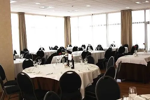 Exe Sevilla Palmera Hotel